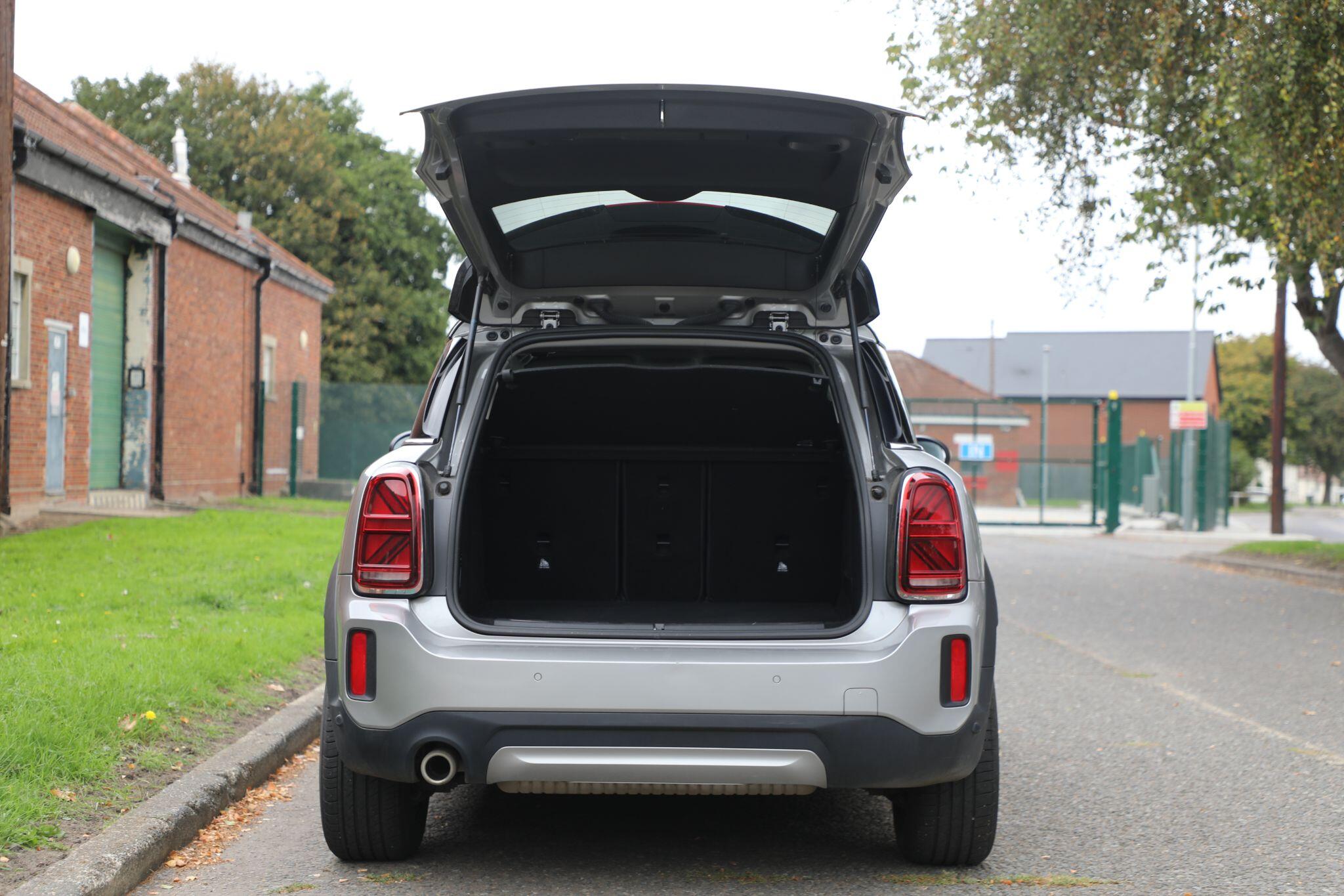 Large vehicle image